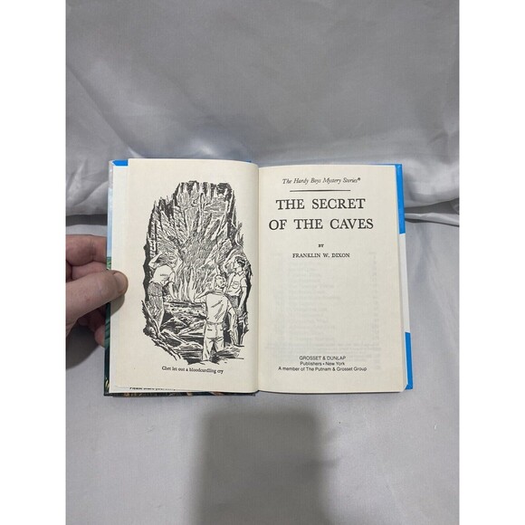 Hardy Boys The Secret of The Caves Volume 7 Hardcover By Franklin W. Dixon - Picture 6 of 8